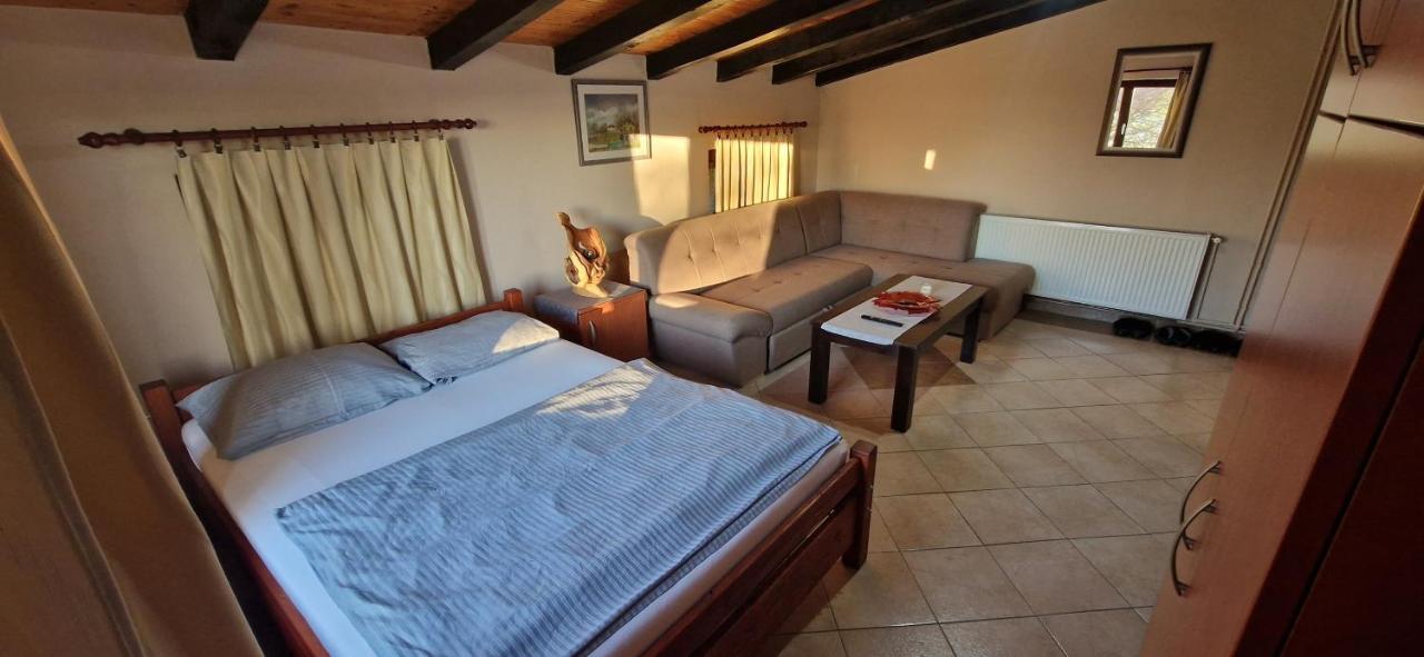 Gornja Gracenica Guest House Blazevic מראה חיצוני תמונה