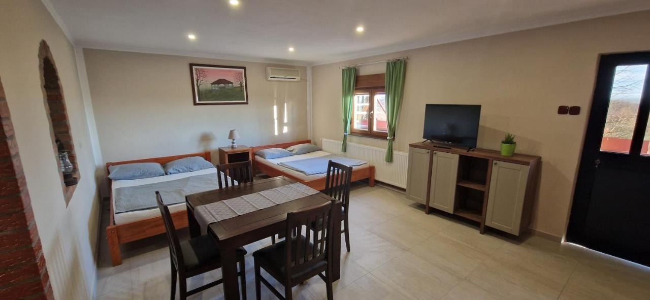 Gornja Gracenica Guest House Blazevic מראה חיצוני תמונה