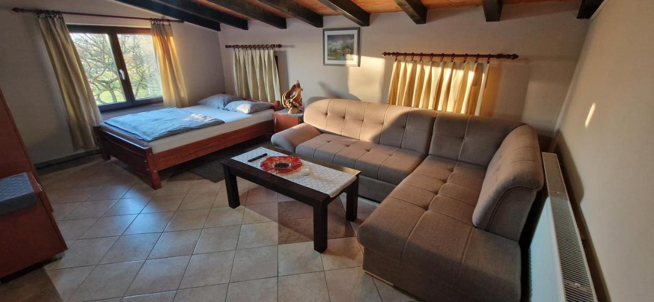 Gornja Gracenica Guest House Blazevic מראה חיצוני תמונה